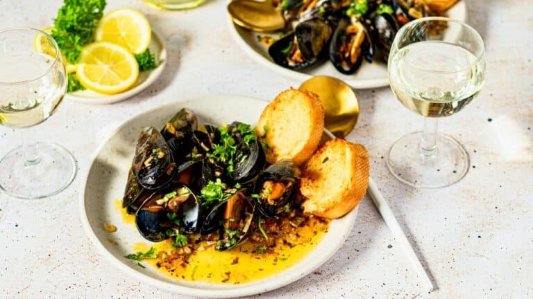 How to Choose the Best Wine for Your Seafood Menu