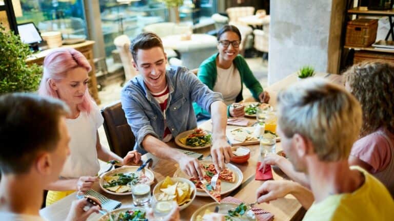 Lunch with Friends: Simple Menus and Ideas to Make It Special